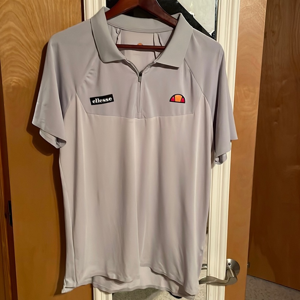 Men’s tennis shirt